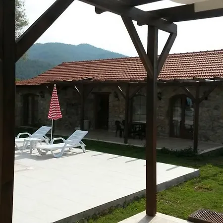 Villa Stonehouse *